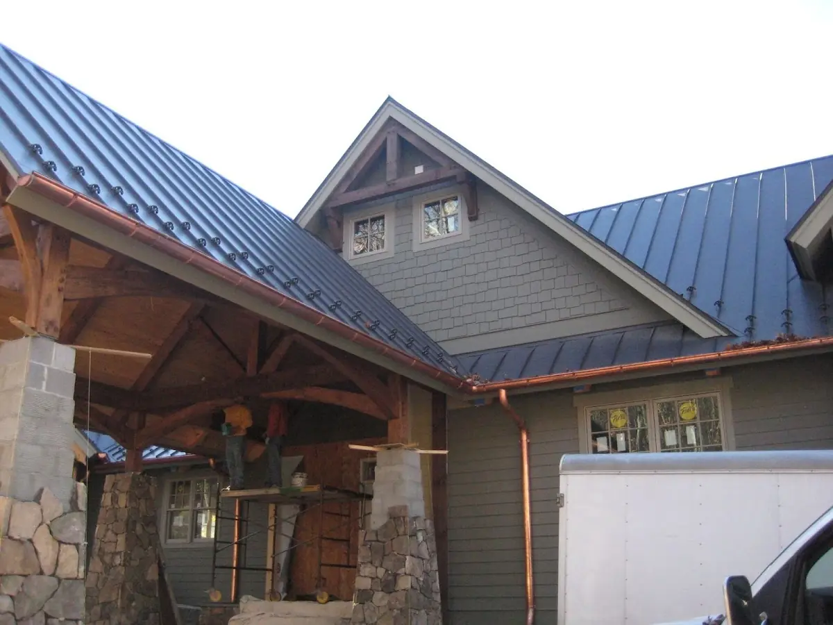 Craftsman Roofing team delivering quality roofing work in Chili
